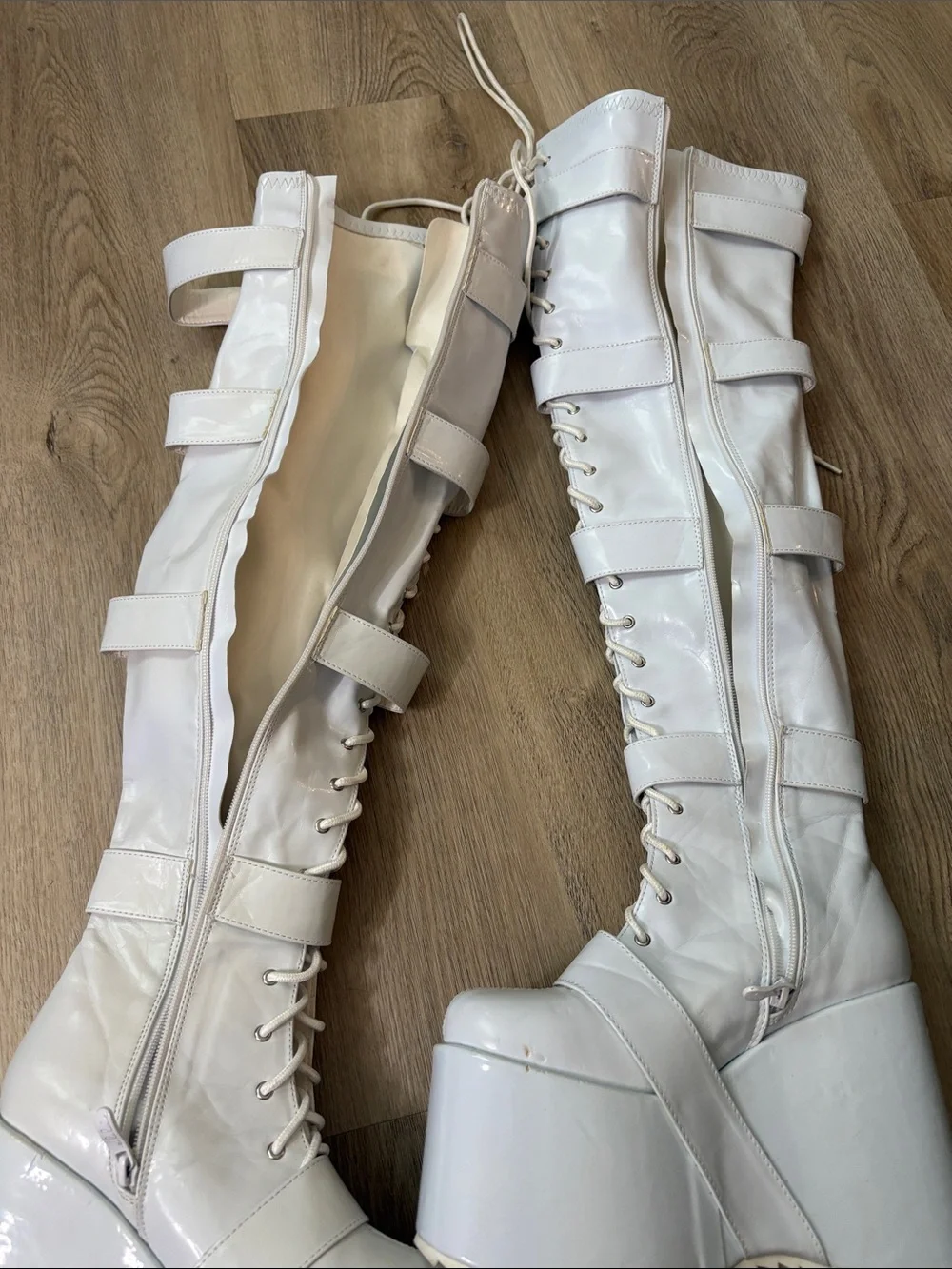 Ellie Shoes White 500-KAMORA Chunky Platform Thigh High Buckle Boots Size 7 goth